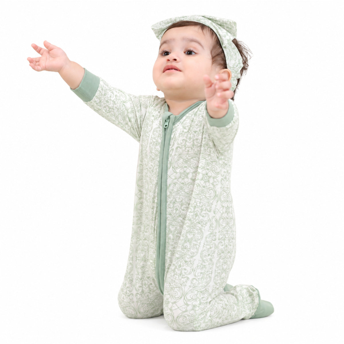 Pythal Retro Bunny - Green Hamper