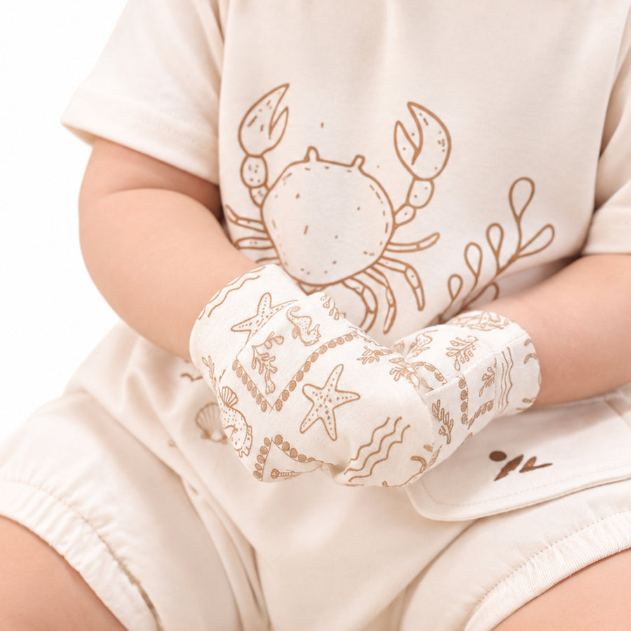 Pythal Little SeaFloor Mittens and Socks - mittens closeup