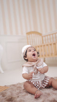 Load and play video in Gallery viewer, Pythal Pythal The Sailor - Mocha Hamper - v7
